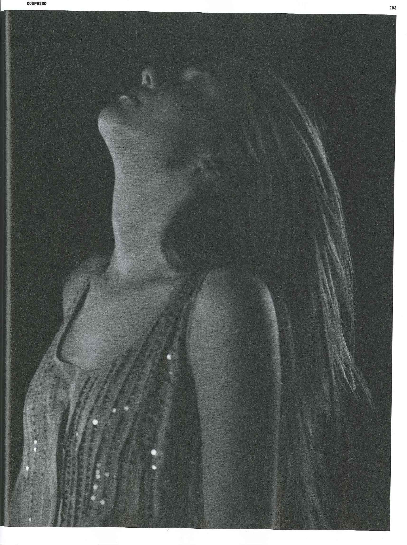 lovely-dakota-2010-09-dazed-and-confused-04.jpg