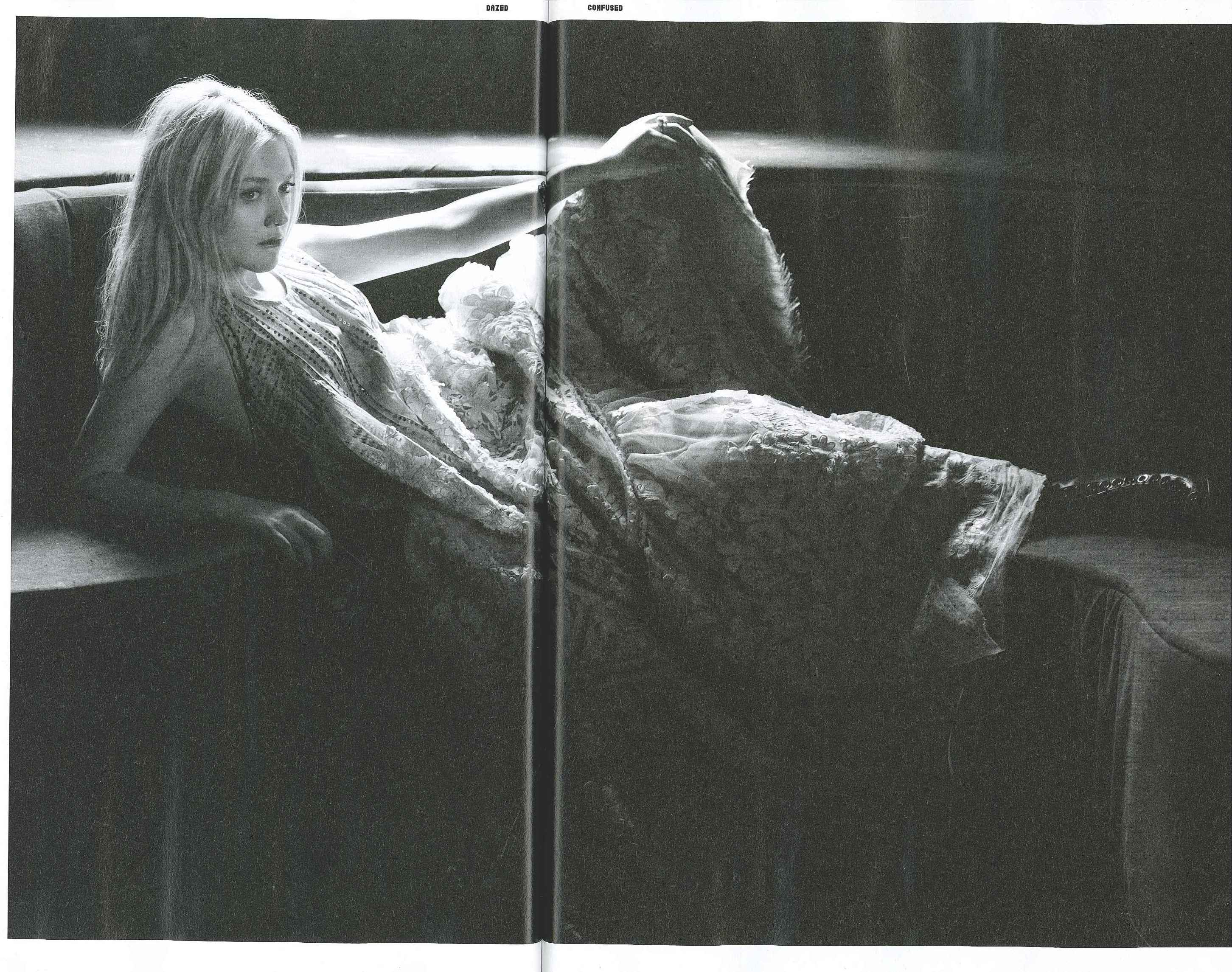 lovely-dakota-2010-09-dazed-and-confused-05.jpg