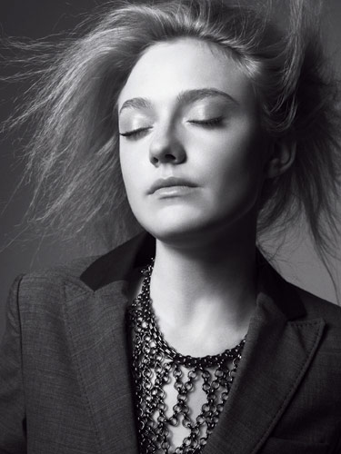 lovely-dakota-tesh-2010-08.jpg