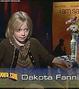 lovely-dakota-interview-hollywood-com-2002-12.jpg
