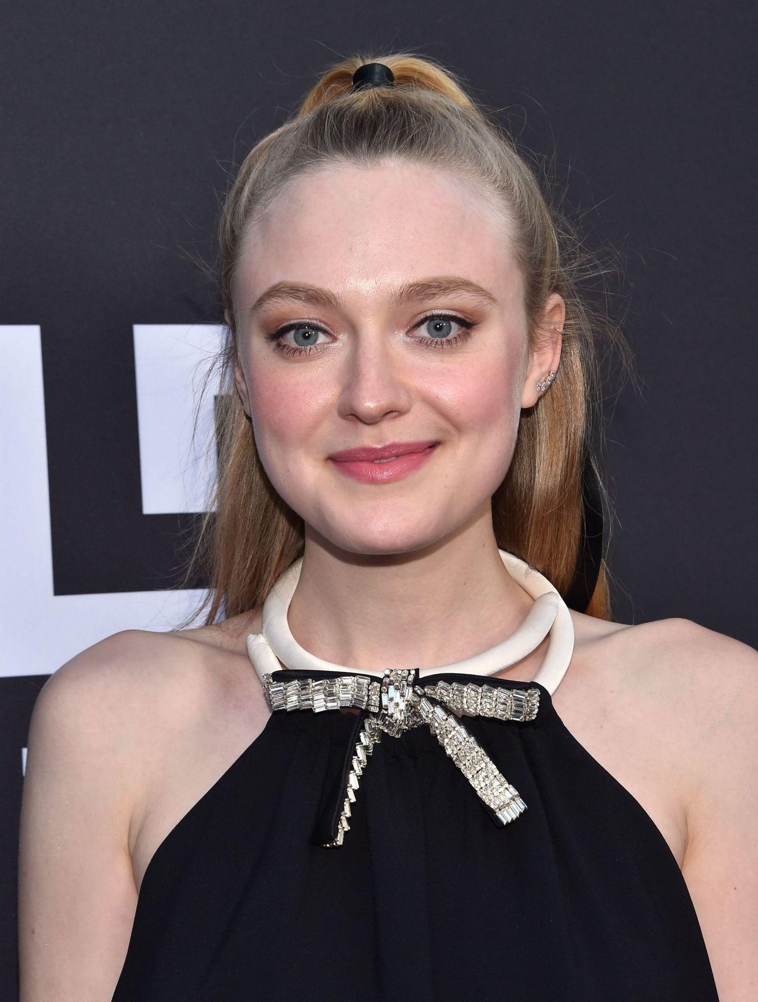 lovelydakota-2019-teenspirit-premiere-010.jpg