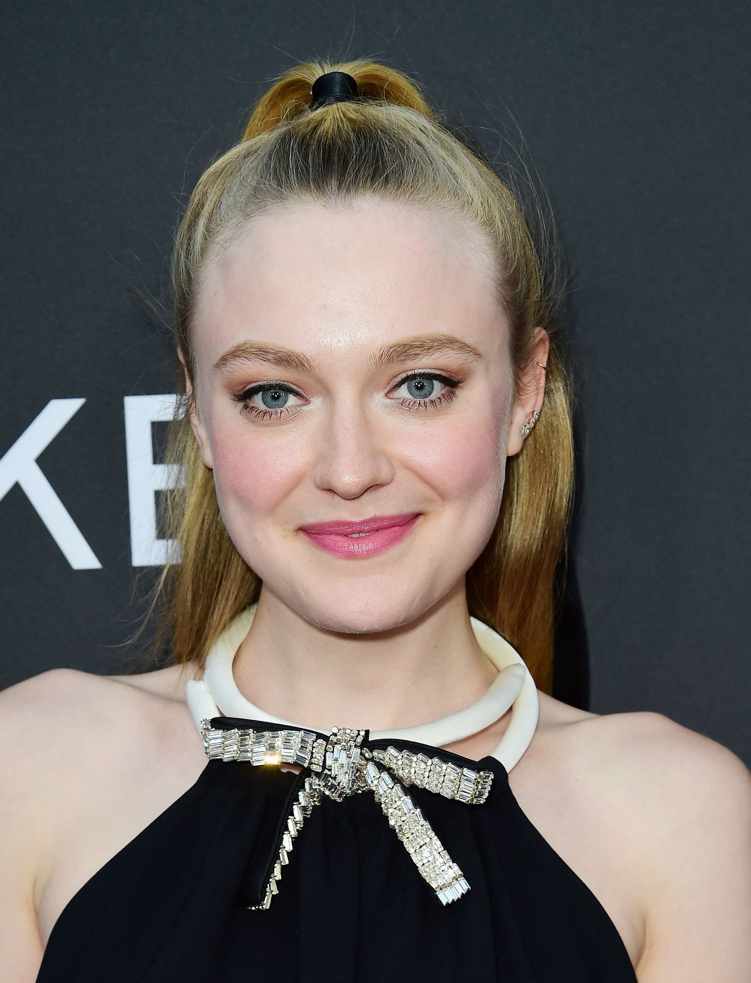 lovelydakota-2019-teenspirit-premiere-031.jpg