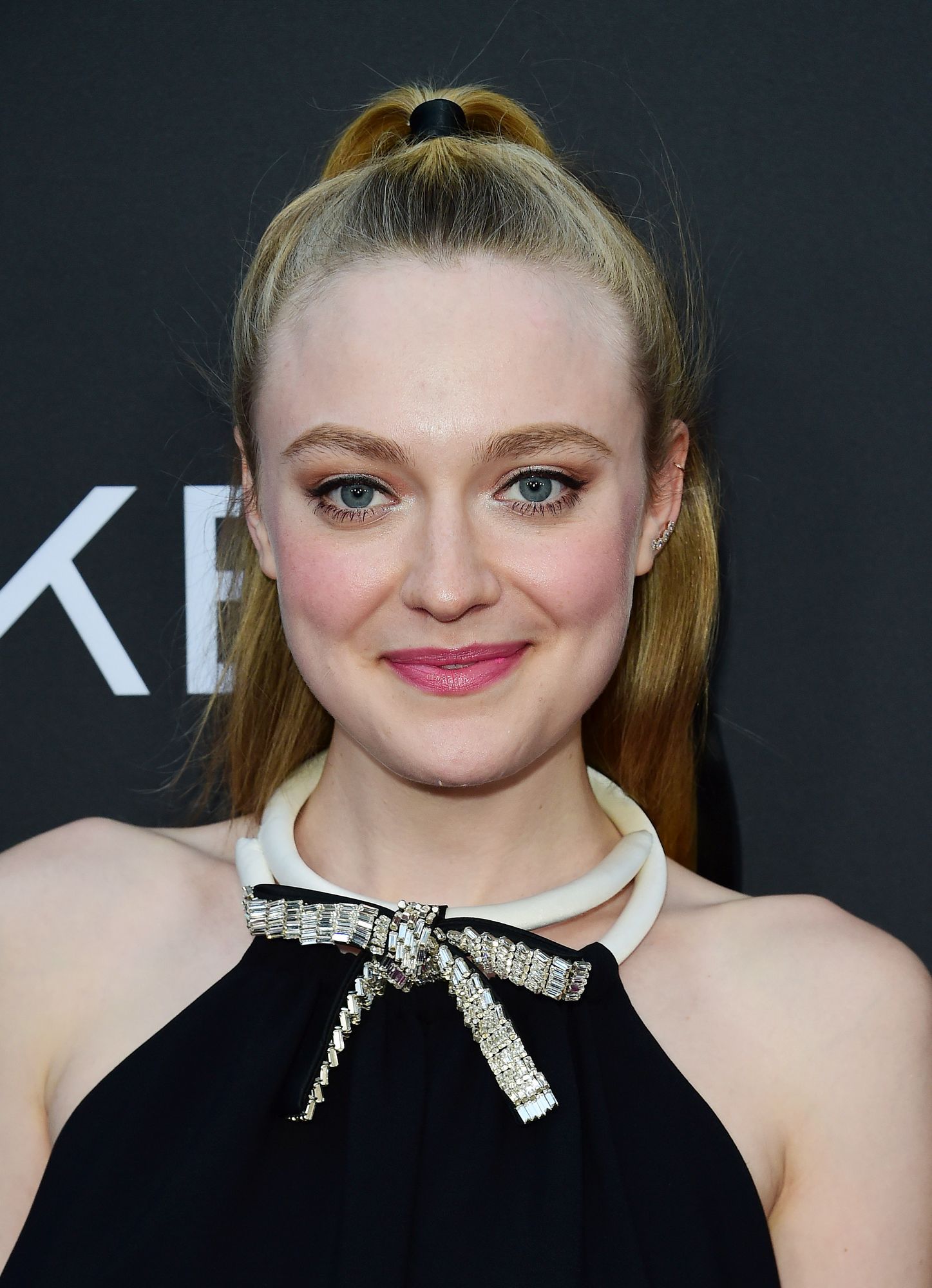 lovelydakota-2019-teenspirit-premiere-032.jpg