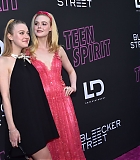 lovelydakota-2019-teenspirit-premiere-005.jpg